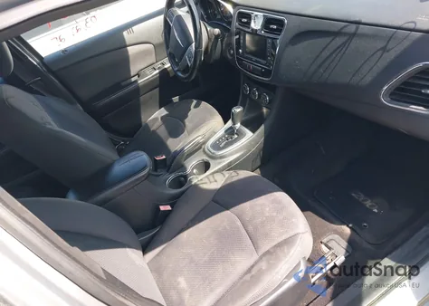 2013 Chrysler 200 Touring z USA, uszkodzony, nr VIN 1C3CCBBB6DN546586